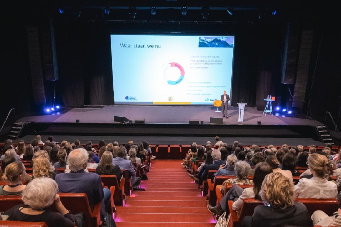 Volle zaal tijdens het Congres Zorgevaluatie 2024